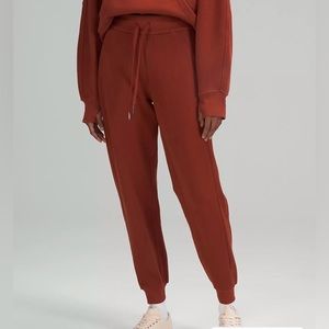 Lululemon Scuba Sweatpants. Never worn.